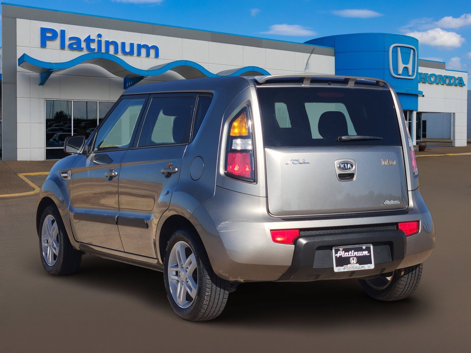 Used 2011 Kia Soul + w/ Audio Pkg FWD image 5