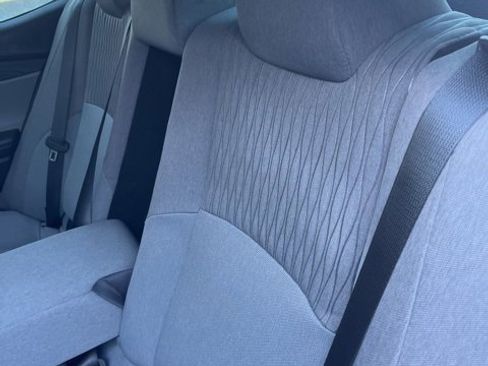 Used 2025 Toyota Camry SE image 9