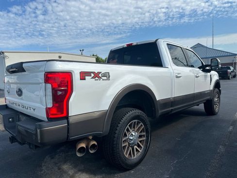 Used 2017 Ford F250 King Ranch w/ King Ranch Ultimate Package AWD/4WD image 4