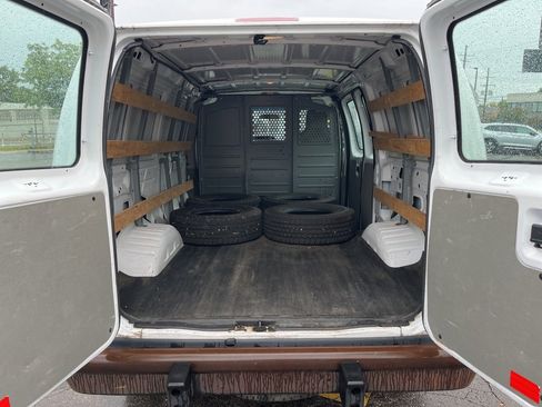 Used 2013 Ford E-250 and Econoline 250 w/ PWR Group image 11