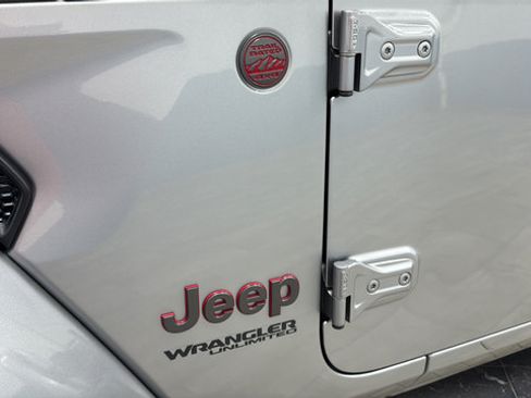 Used 2020 Jeep Wrangler Unlimited Rubicon AWD/4WD image 39