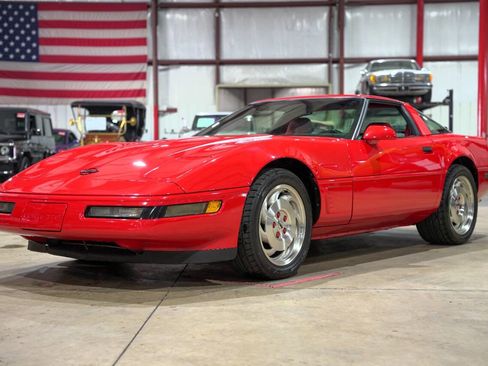 Used 1995 Chevrolet Corvette Coupe image 1