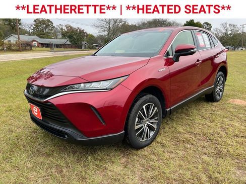 Used 2021 Toyota Venza LE w/ Carpet Mat Package (TMS) image 3