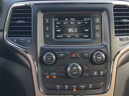 Used 2017 Jeep Grand Cherokee Laredo image 18