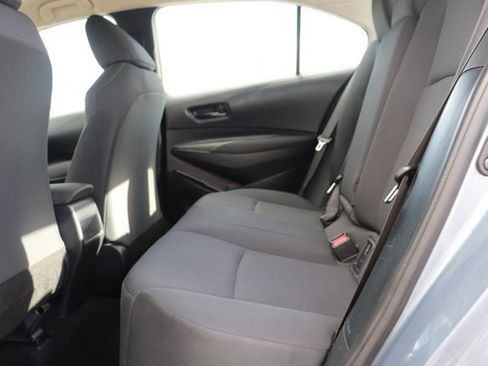 Used 2022 Toyota Corolla LE image 12