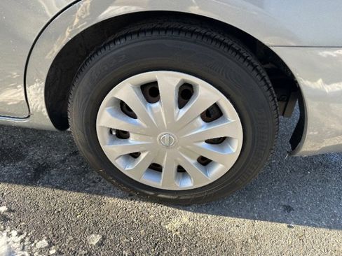 Used 2014 Nissan Versa S image 12