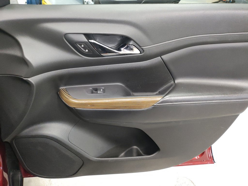 Used 2020 GMC Acadia SLE w/ Driver Convenience Package FWD image 10