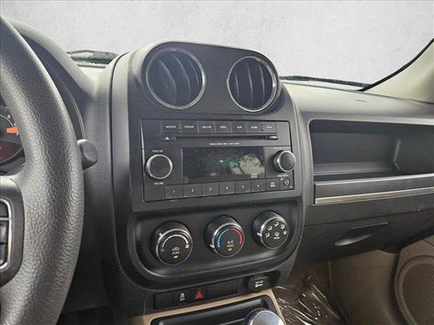 Used 2014 Jeep Patriot Sport FWD image 12