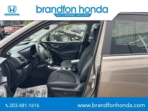 Used 2024 Subaru Forester Premium AWD/4WD image 21