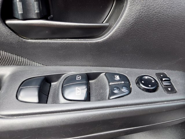 Used 2020 Nissan Kicks S FWD image 36