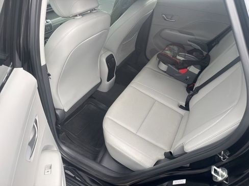 Used 2024 Hyundai Kona Limited image 10