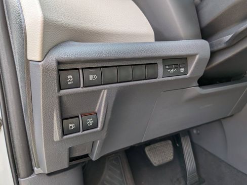 Used 2023 Toyota Sienna XLE image 11