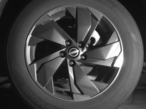 Used 2025 Nissan Rogue SV image 14