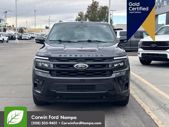 Used 2022 Ford Expedition Limited AWD/4WD image 2
