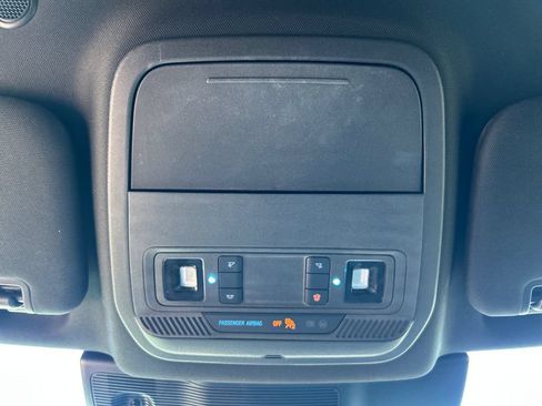 Used 2020 Ford Explorer XLT w/ Equipment Group 202A RWD image 18