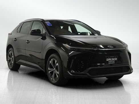 Used 2023 Toyota bZ4X XLE image 7