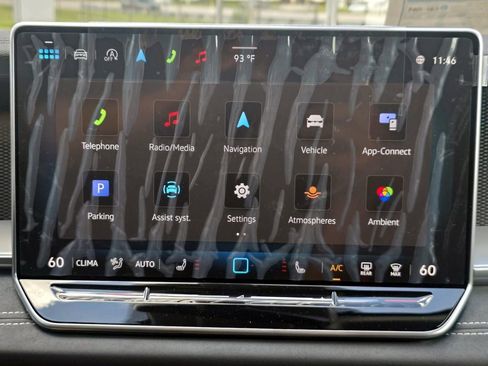 New 2025 Volkswagen Tiguan SE image 14