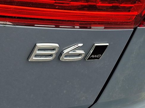 Certified 2023 Volvo XC60 B6 Ultimate w/ Protection Package Premier AWD/4WD image 30