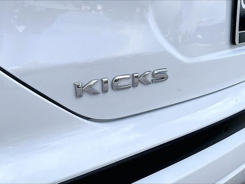 Used 2023 Nissan Kicks S FWD image 10
