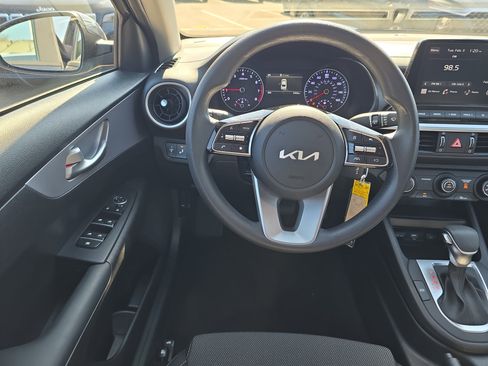 Certified 2024 Kia Forte LXS w/ LXS Technology Package image 13
