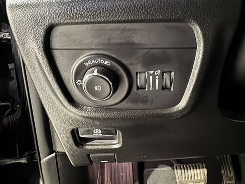 Used 2024 Jeep Grand Cherokee Limited w/ Luxury Tech Group II AWD/4WD image 36
