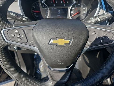 Used 2022 Chevrolet Equinox LS w/ LS Convenience Package image 11