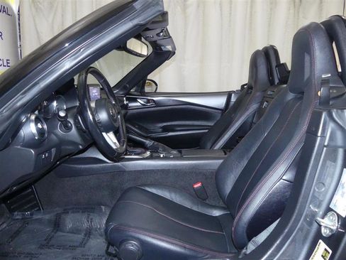 Used 2019 MAZDA MX-5 Miata Grand Touring image 23