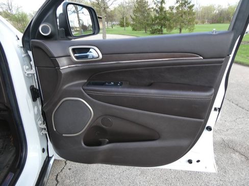 Used 2014 Jeep Grand Cherokee Summit AWD/4WD image 38