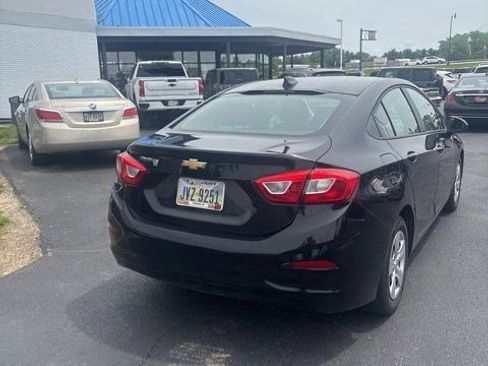Used 2018 Chevrolet Cruze LS FWD image 7