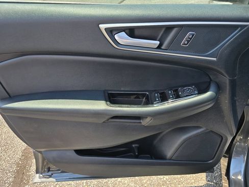 Used 2019 Ford Edge SEL w/ Equipment Group 201A FWD image 9