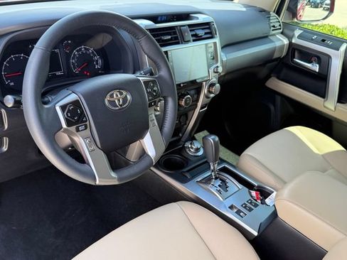 Used 2022 Toyota 4Runner SR5 Premium w/ Moonroof Package AWD/4WD image 9