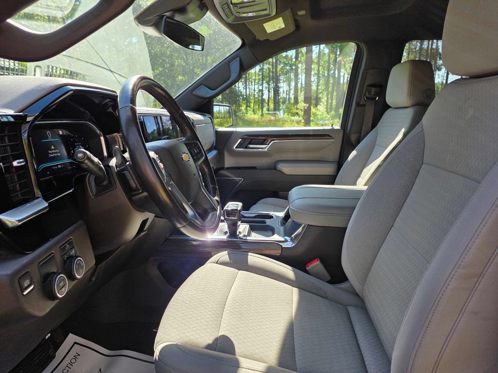Used 2023 Chevrolet Silverado 1500 LT w/ Protection Package RWD image 13