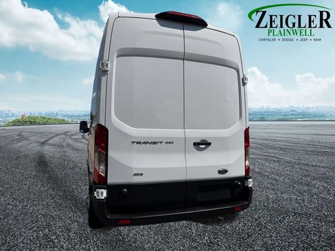 Used 2025 Ford Transit 250 148 High Roof AWD image 4
