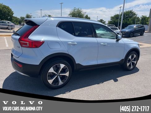 Certified 2025 Volvo XC40 B5 Plus AWD/4WD image 5