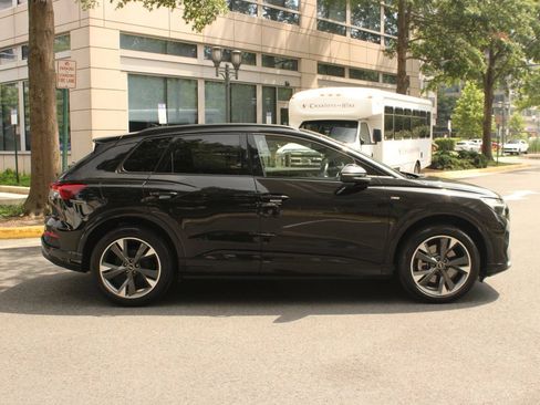 Used 2023 Audi Q4 e-tron Premium Plus w/ Premium Plus AWD/4WD image 6