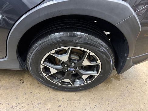 Used 2019 Subaru Crosstrek 2.0i Premium w/ Eyesight System image 32