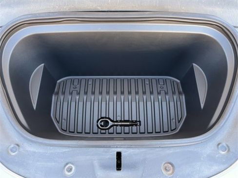 Used 2021 Tesla Model Y Performance image 32