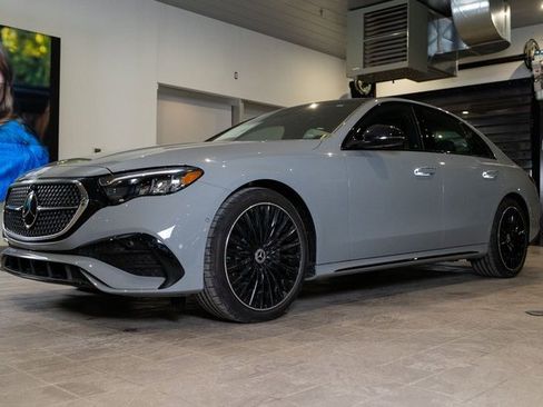 New 2026 Mercedes-Benz E 350 4MATIC Sedan image 3