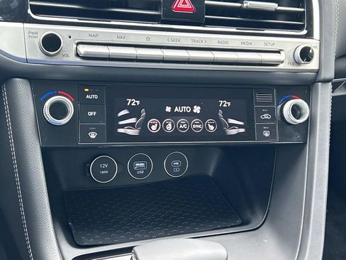 Used 2025 Genesis G70 2.5T AWD/4WD image 30