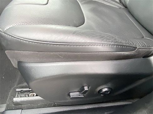 Used 2020 Jeep Cherokee Limited w/ Technology Group image 12