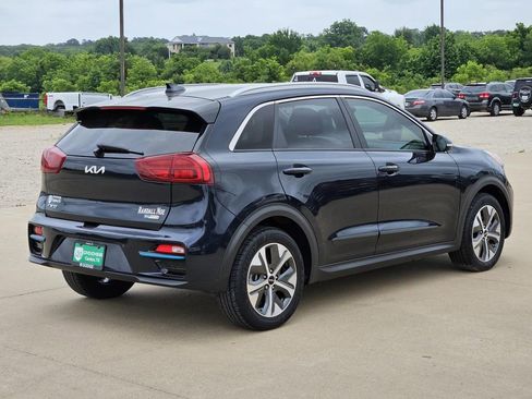 Used 2022 Kia Niro EX Premium image 6