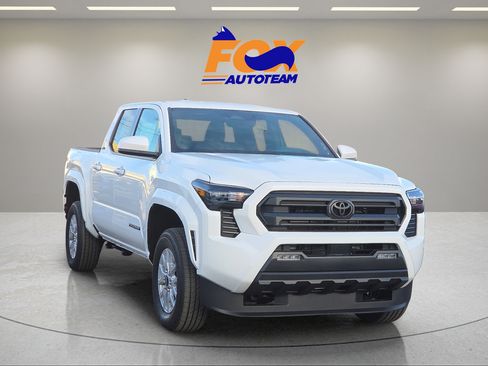 Certified 2026 Toyota Tacoma SR5 AWD/4WD image 7