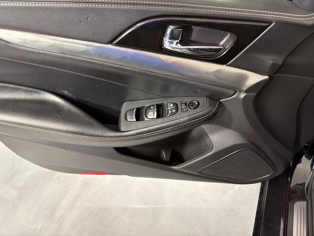 Used 2021 Nissan Maxima 3.5 SV w/ Floor Mat Group FWD image 9