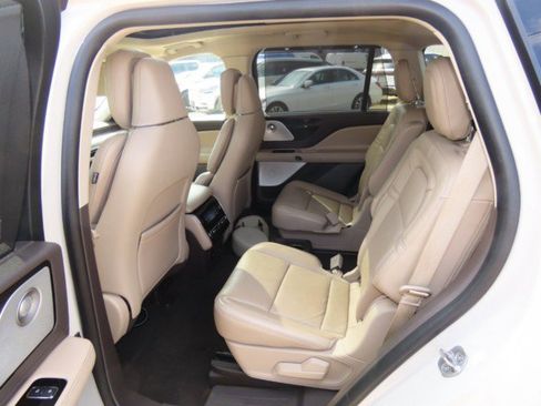 Used 2021 Lincoln Aviator Reserve w/ Equipment Group 202A image 20