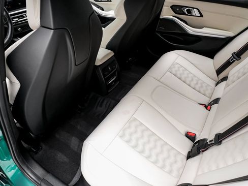 Used 2023 BMW M3 Competition image 33