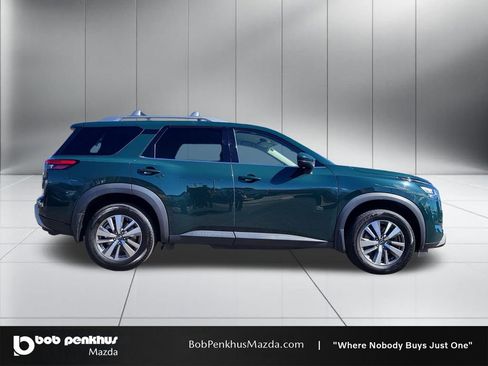 Used 2023 Nissan Pathfinder SL AWD/4WD image 24