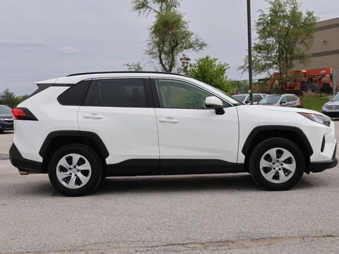 Used 2019 Toyota RAV4 LE AWD/4WD image 7