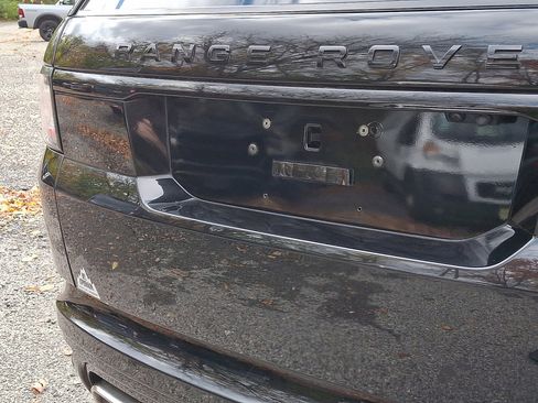 Used 2018 Land Rover Range Rover Sport SVR image 18