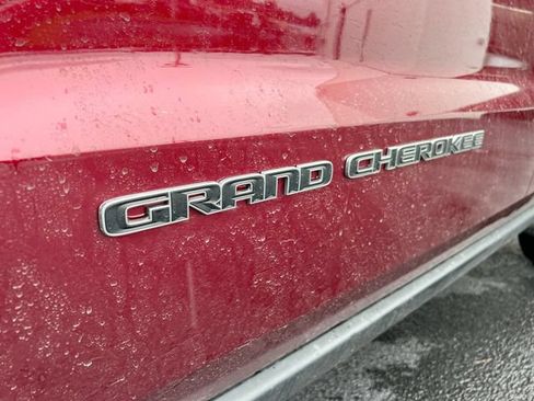 Used 2019 Jeep Grand Cherokee Limited w/ Trailer Tow Group IV AWD/4WD image 32