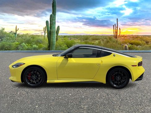 Certified 2024 Nissan Z Performance w/ Floor Mat Package image 3